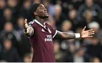 Tammy Abraham'dan Fenerbah�e ma�� sonras� kartall� payla��m!