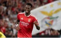 Benfica'da Jhon Duran ile galibiyet!