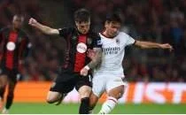�ki penalt�, 3 gol, k�rm�z� kart ve Milan kay�p!