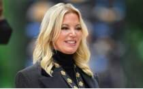 Buss karde�ler, Jeanie Buss'�n itiraz�na ra�men Lakers hisselerini satmakta kararl�