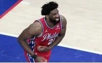 Joel Embiid'e apandisit ameliyat� �oku!