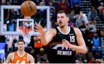 Jokic, efsanevi bir sezonla NBA tarihinde bir ilki ba�ard�!