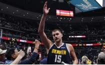 Jokic, playoff tarihine ge�ti: LeBron James'in yan�na ad�n� yazd�rd�