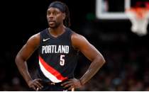 Giannis s�ylentileri g�lgesinde Knicks, Jrue Holiday takas�n� ara�t�r�yor