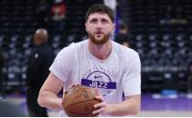 Jusuf Nurkic sezonu kapatt�
