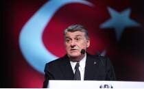 Serdal Adal�'dan �ipli top �a�r�s�!