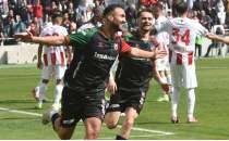 Kar��yaka'n�n play-off rakibi Ayval�kg�c�