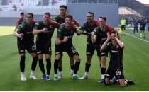 Kar��yaka ile Eski�ehirspor final gibi ma�ta kar��la�acak!