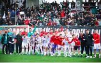 Kar��yaka'n�n g�z� play-offta