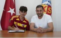 Kayserispor, Mikail Kulaks�z ile profesyonel s�zle�me imzalad�