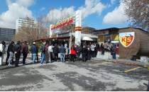 Kayserispor taraftarlar�ndan Fenerbah�e ma��n�n biletlerine b�y�k ilgi