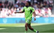Alex Iwobi'den Osimhen'e b�y�k �vg�