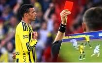 Greenwood k�rm�z� g�rd�, Fenerbah�e 11 ki�i devam etti