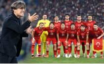 Yazarlardan Milli Tak�m ve Montella yorumlar�