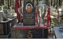 Ku�adas� Galatasaray Derne�i'nden Ya�ar Bilir'e ziyaret