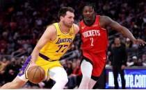 NBA'de Lakers, Rockets'� yenerek art arda 6. galibiyetine ula�t�