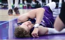 Lauri Markkanen en az 2 hafta yok