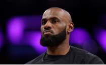LeBron James karar�n� A�ustos'a kadar erteleyebilir