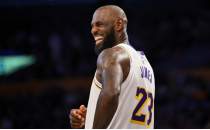 LeBron James, 43 bin say� baraj�n� a�an ilk oyuncu oldu