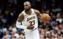 LeBron James'i ikna etmek isteyen tak�mlar sesli mesaj g�nderiyor