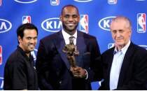 Heat, yanl��l�kla bir 'LeBron bas�n toplant�s�' videosu payla�t�
