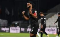 Manisa FK'da Lois Diony belirsizli�i s�r�yor