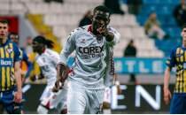 Mouandilmadji'den Galatasaray formas� i�in �z�r