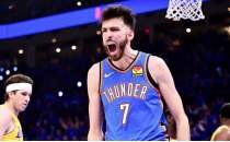 OKC ve Pistons, serilere galibiyetle ba�lad�