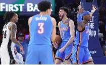 NBA Bat� Konferans� finalinde Thunder, Spurs kar��s�nda 1-1 e�itli�i sa�lad�