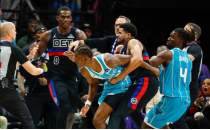 Bickerstaff, Stewart'� savundu: 'Kavgay� Hornets ba�latt�'