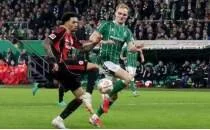 Eintracht Frankfurt, son nefeste bir puan� kurtard�!