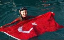 �ahika Erc�men'den 'okyanuslar�n ya�mur ormanlar�' mercan resiflerine fark�ndal�k dal���