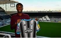 Newcastle United, Aladji Bamba'y� a��klad�