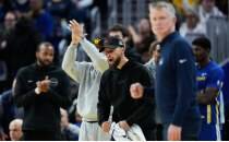 Kerr: 'Steph Curry i�in sezonu kapatma plan� yok'