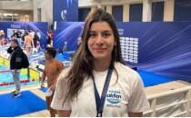 Milli y�z�c� Meri� Uygun'dan uluslararas� ba�ar�