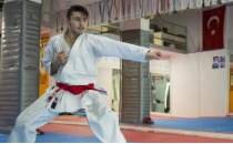 Enes �zdemir'den alt�n madalya