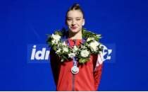 Milli cimnastik�ilerden �ifte g�m�� madalya