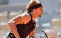 Wimbledon'da Iga Swiatek elendi, Alexander Zverev son 16 turuna kald�