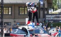 Toyota, Finlandiya Rallisi'nde zirveyi b�rakmad�