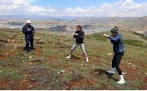 Milli boks�rler Hatice ve Esra, Avrupa'da zirve i�in y�ksek irtifada g�� depoluyor