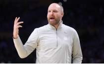 Bucks, yeni ba�antren�r aray���nda geni� kapsaml� bir s�re� y�r�tecek