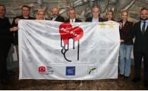 Fenerbah�e'ye 2. kez Alt�n �eref Bayra��