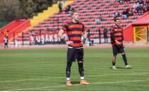 U�akspor evinde y�k�ld�