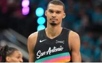Finch, Wembanyama'n�n blok rekorunu k���msedi: 'Ka�an goaltending'ler vard�'