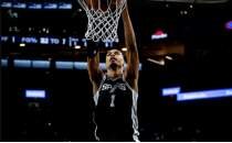 Wemby'nin kaburga sakatl���, sezon �d�llerini riske soktu