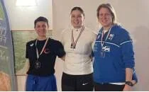 Bengisu Avc�'dan buzda �� alt�n