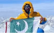 Pakistanl� da�c� buz duvar�ndan d��erek hayat�n� kaybetti