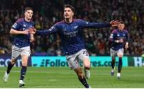 Arsenal son dakikada att�, avantaj� kapt�