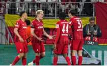 Freiburg taraftar� �n�nde tur kap�s�n� sonuna kadar aralad�