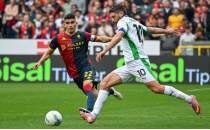 K�rm�z� kartlar�n ��kt��� ma��n kazanan� Genoa oldu!